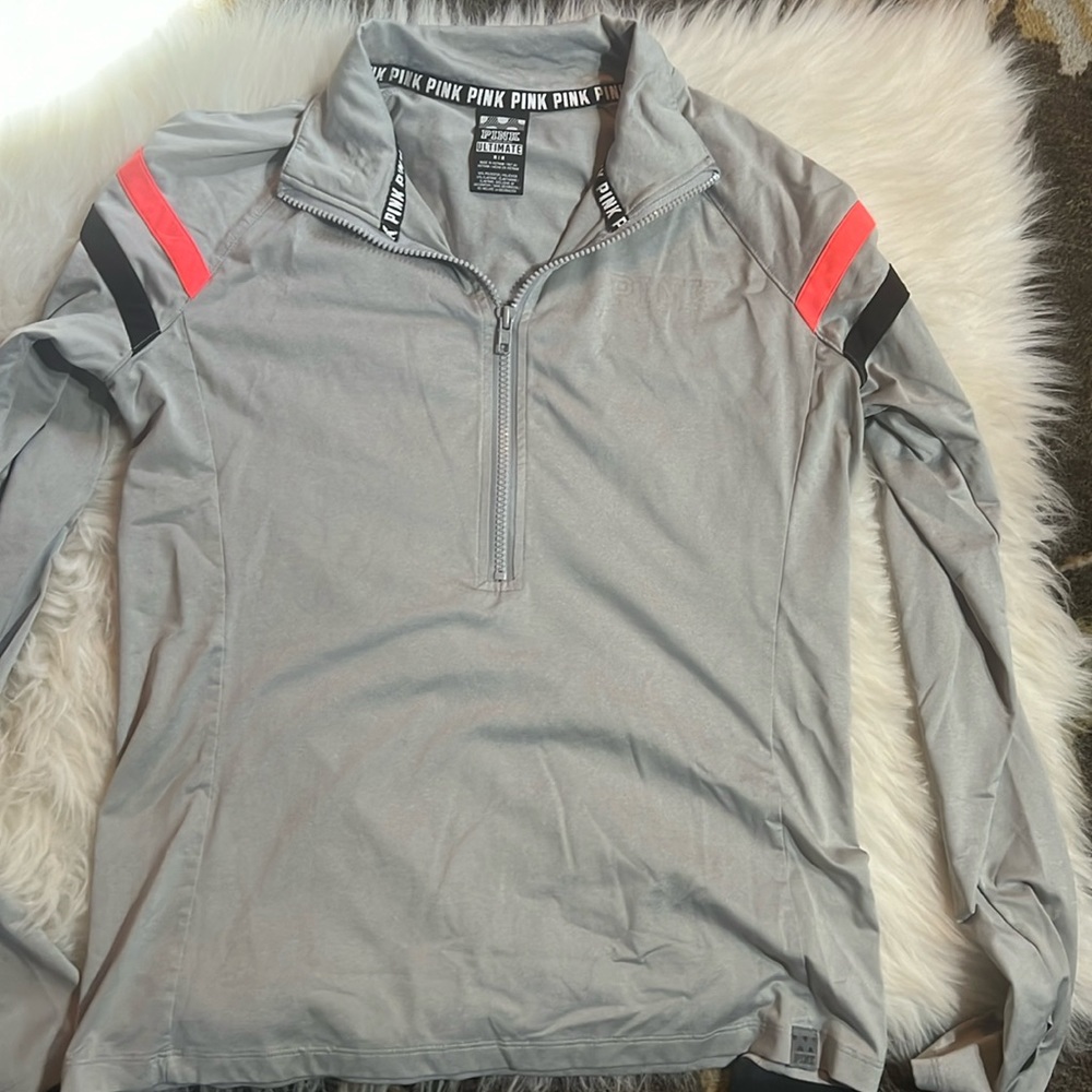 Pink light weight pull-over